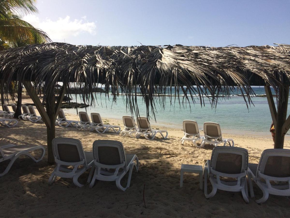 Appartement Arc En Ciel 3 Pieces Avec Acces Piscine Et Plage Saint-Francois  Luaran gambar